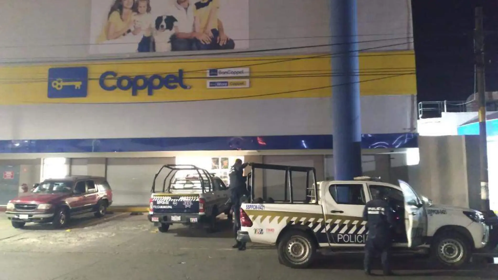 policias atienden robo en coppel